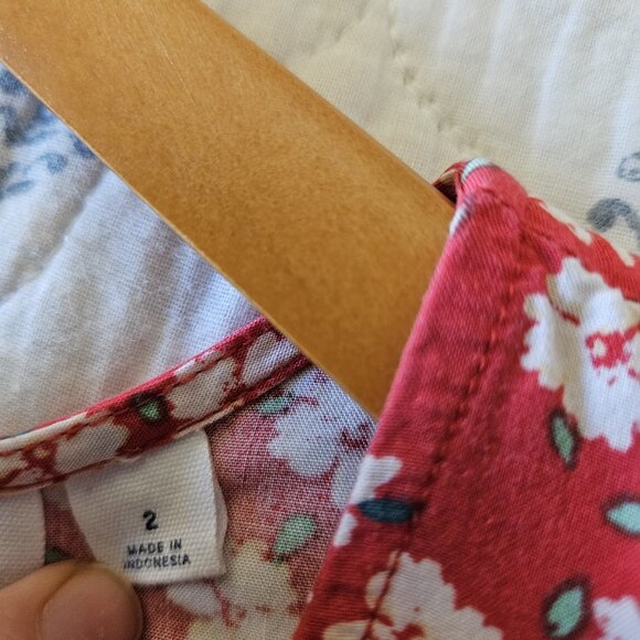 GAP Red Floral Mini Dress Women’s Size 2 Short Sleeve V-Neck Fit & Flare - Picture 4 of 16